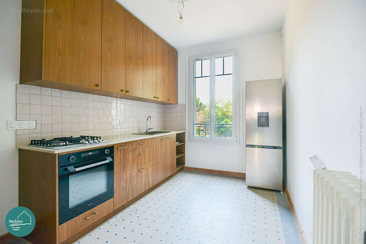 Herblay-sur-Seine Centre-ville Meulière - surface utile de 198 m² - photo 3