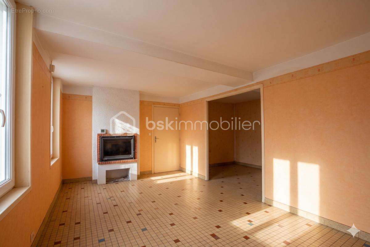 Maison à LES BORDES