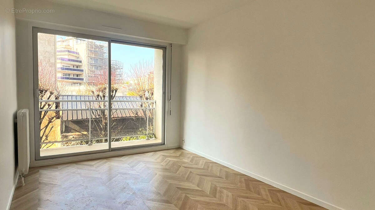 Quartier Centre administratif - Appartement 3 pièces balcon - photo 11