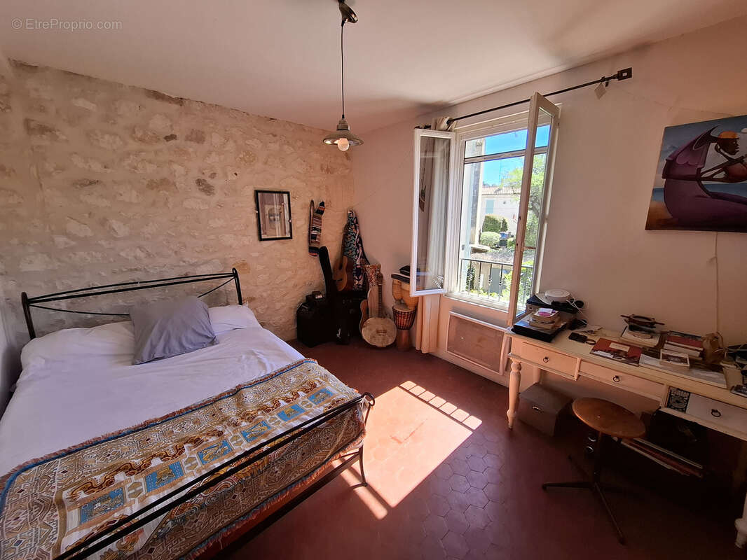 Maison à FONTVIEILLE