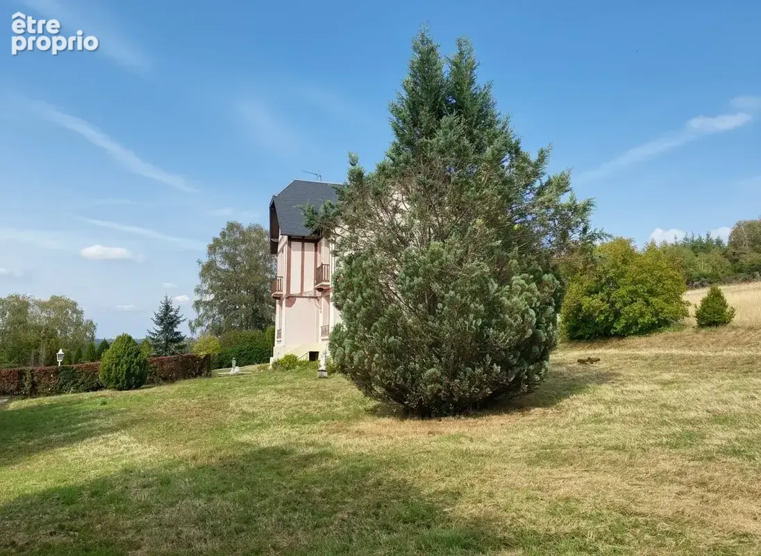 Maison à BUGEAT