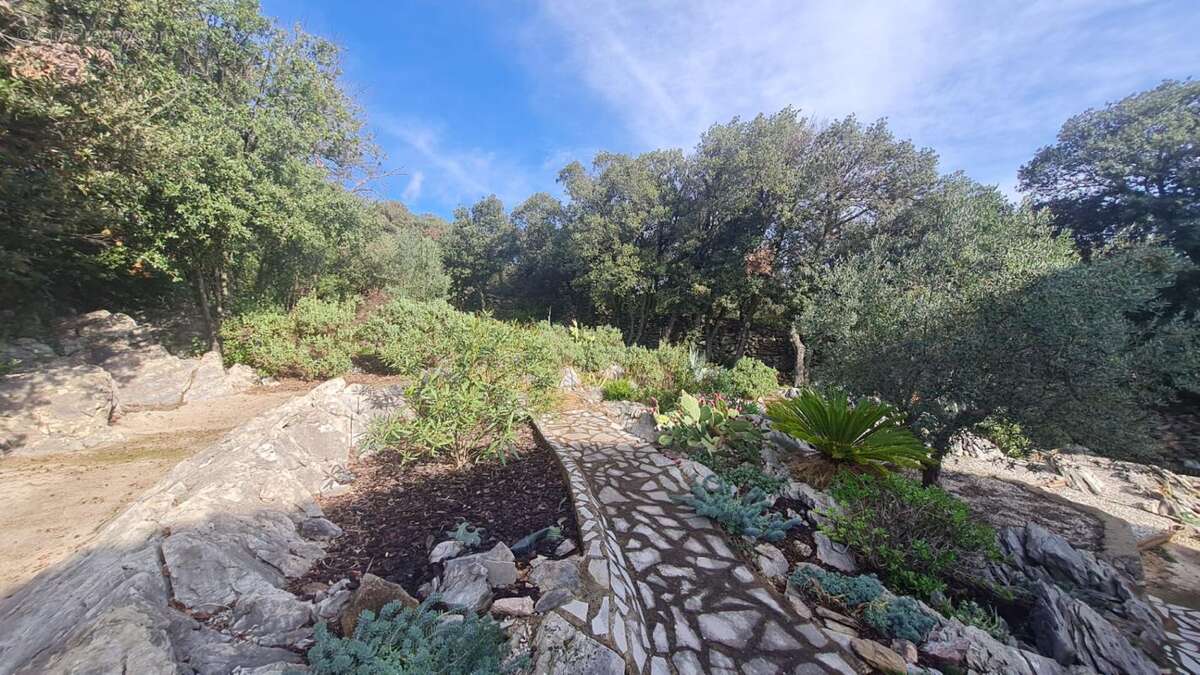 Magnifique villa avec vue panoramique sur 2746m² de terrain - photo 15
