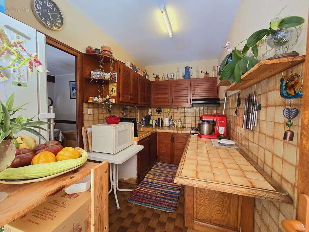 Maison familiale spacieuse avec 4 chambres, un grand sous-sol et une piscine - photo 5