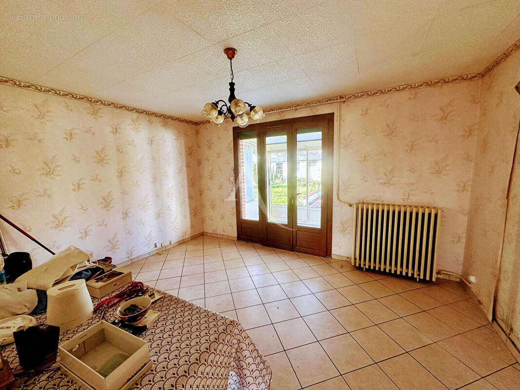 Maison à SAINT-JEAN-DE-BRAYE