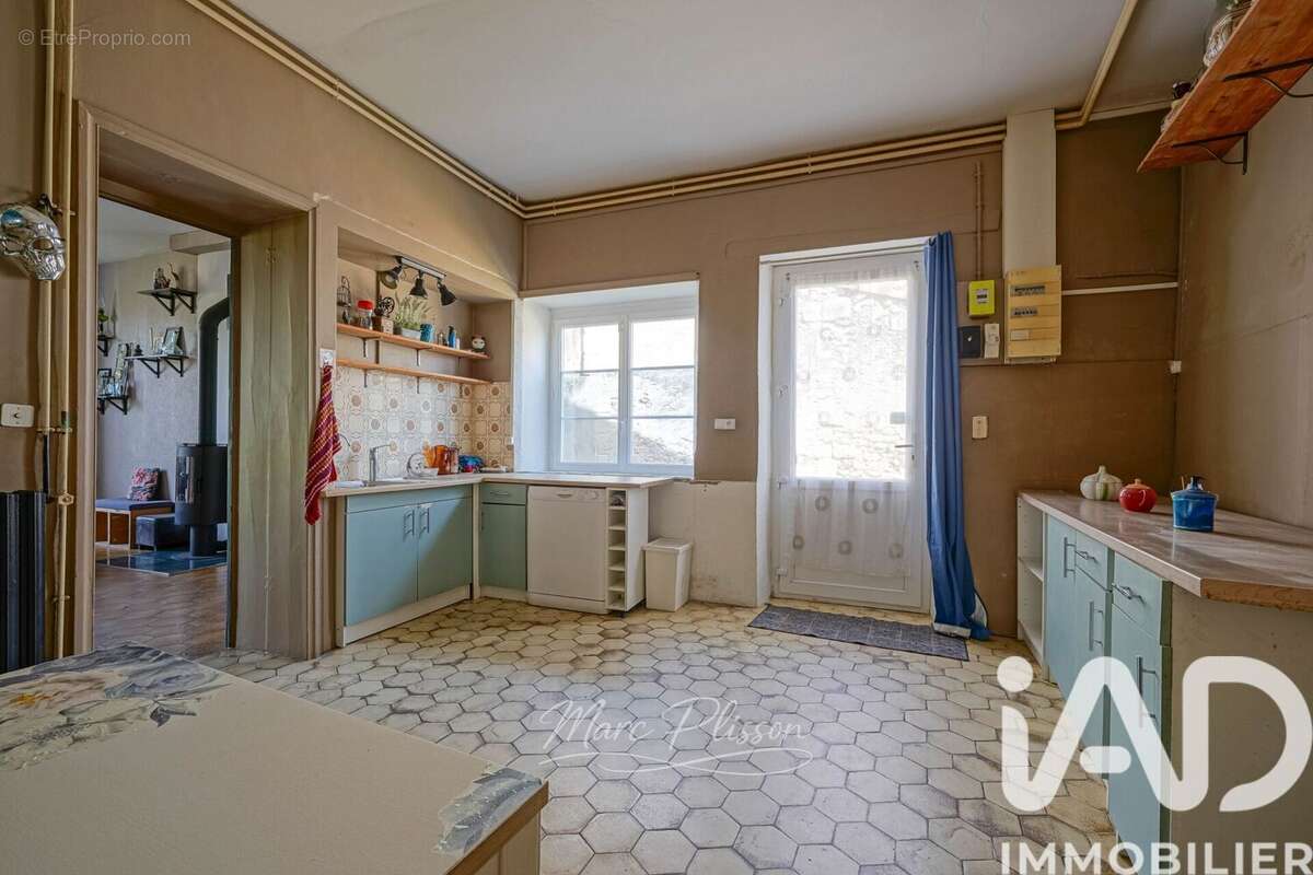 Photo 6
