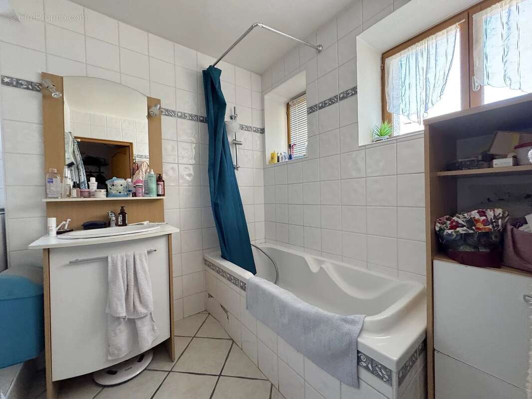 Maison à SAINT-JULIEN-MONT-DENIS