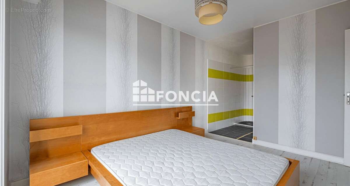 Appartement T2 plein sud avec cave et place de parking sécurisée - photo 7