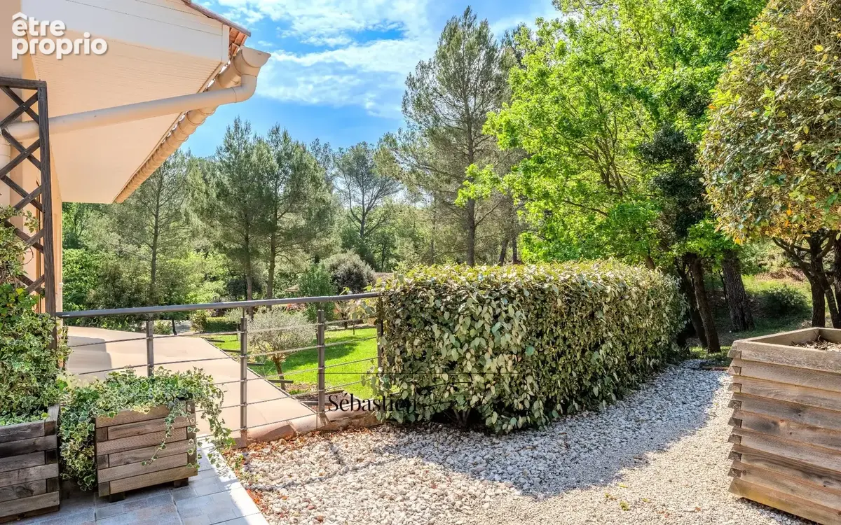 Domaine à vendre à Rousset à 15 minutes d'Aix-en-Provence - 8 000 m² - plusieurs logements - 262 m² habitables - calme absolu -  - photo 18