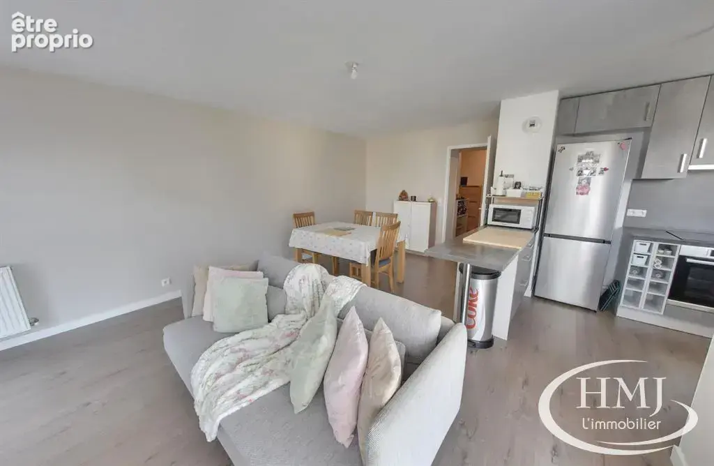 Appartement 4 pièces 79 m² à vendre à Courcouronnes (91080) - photo 3
