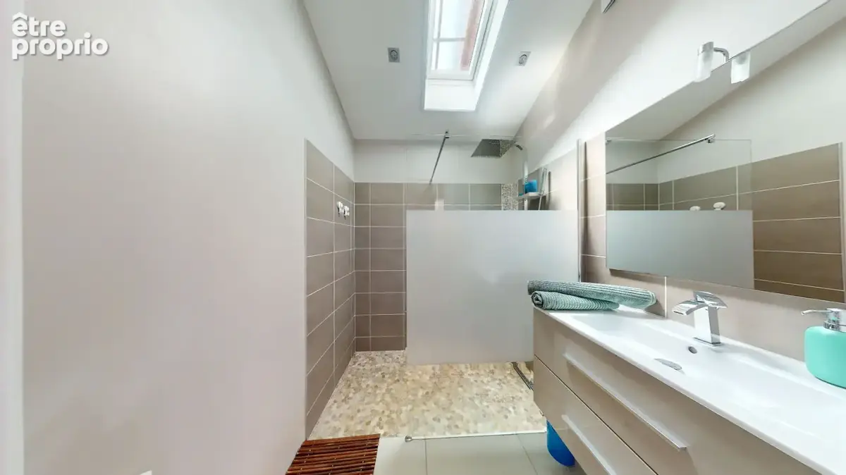Ustaritz centre, maison familiale de 103 m² (au sol 115m²) avec garage - photo 7