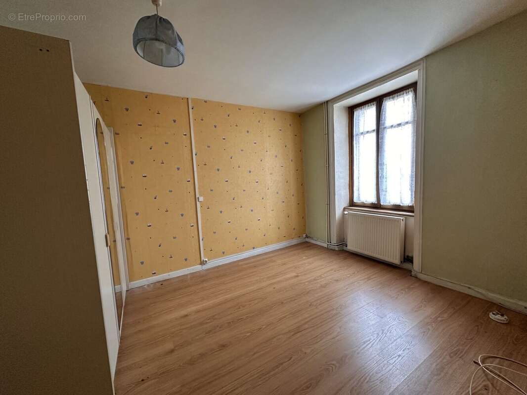 Appartement à NEUSSARGUES-MOISSAC