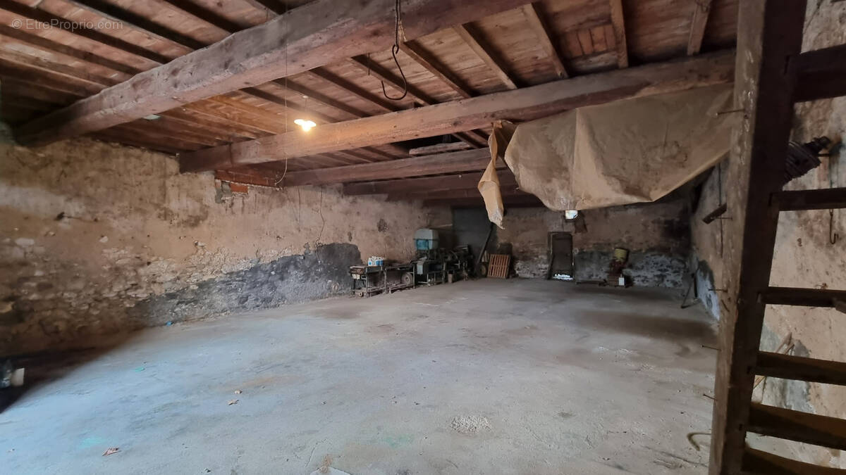 Autre à VILLENEUVE-MINERVOIS
