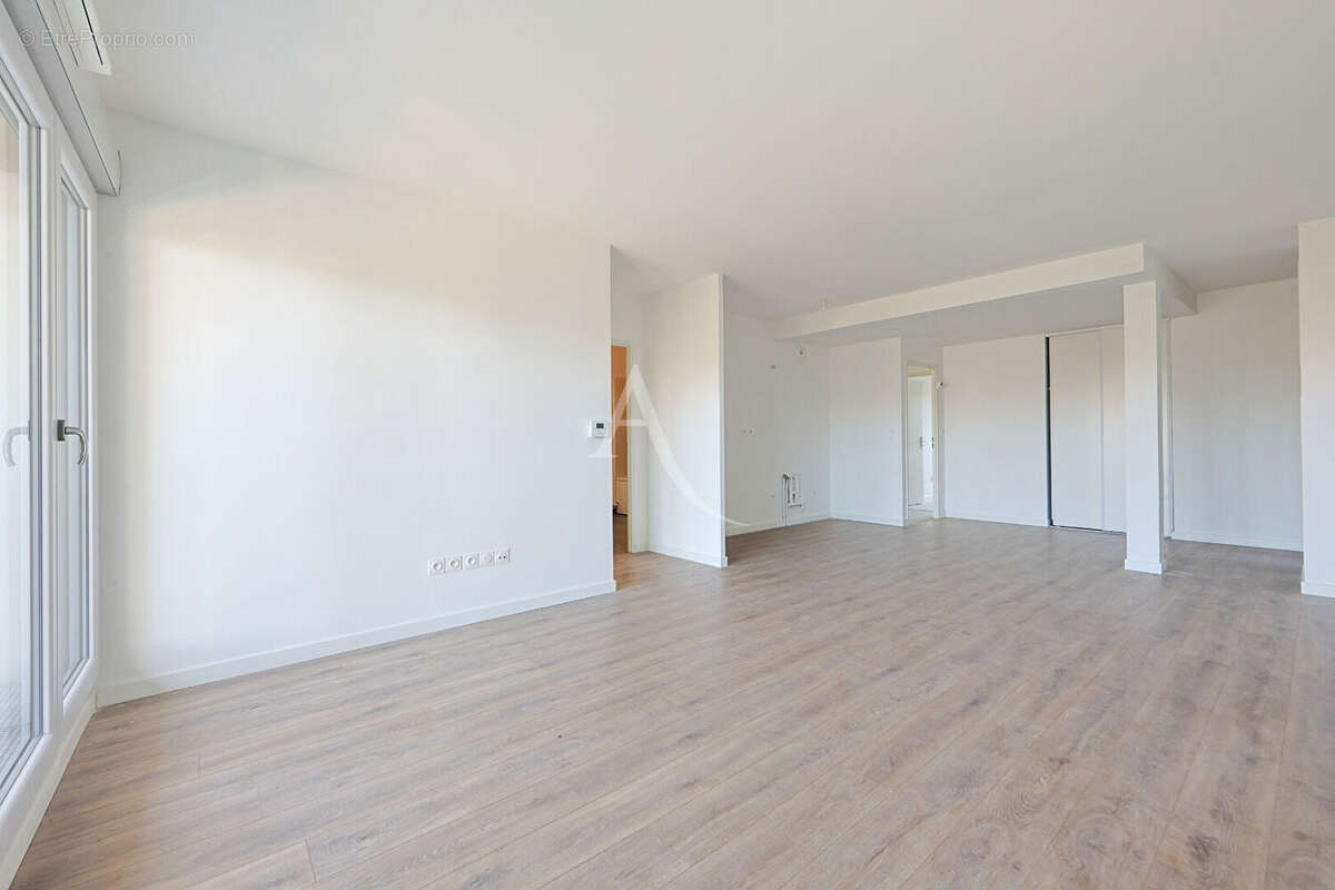 Appartement à SAINT-JEAN-DE-BRAYE