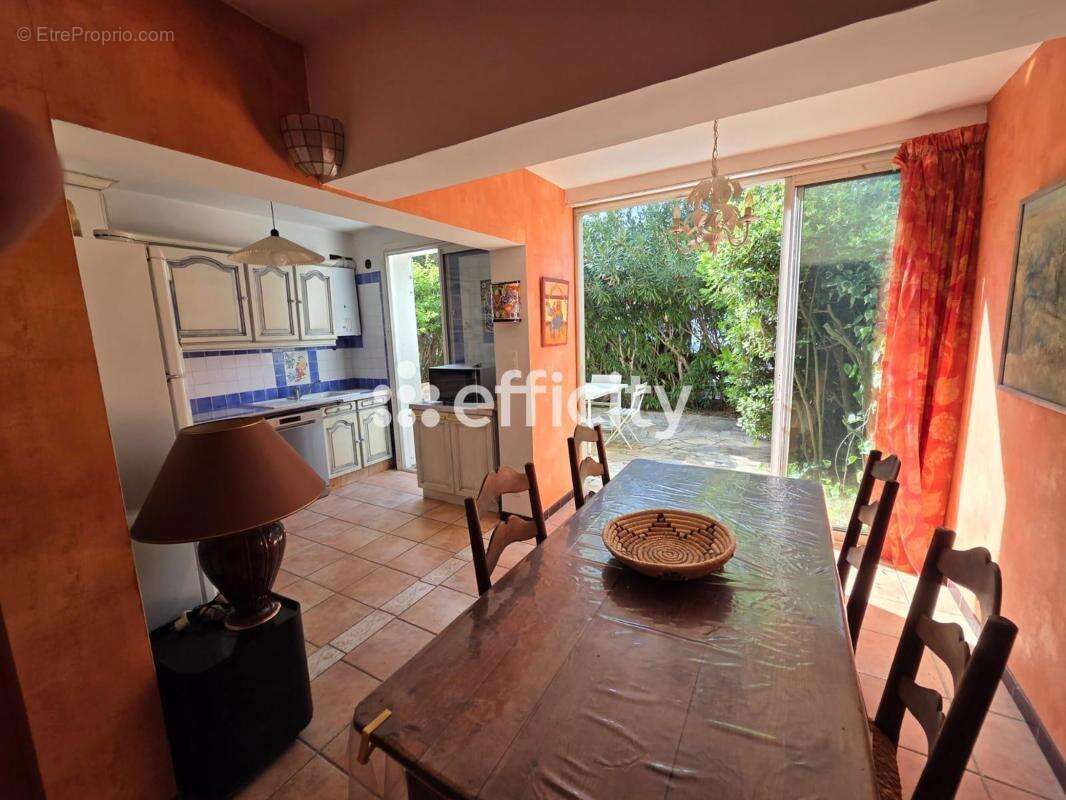 Appartement à SAINT-CYR-SUR-MER