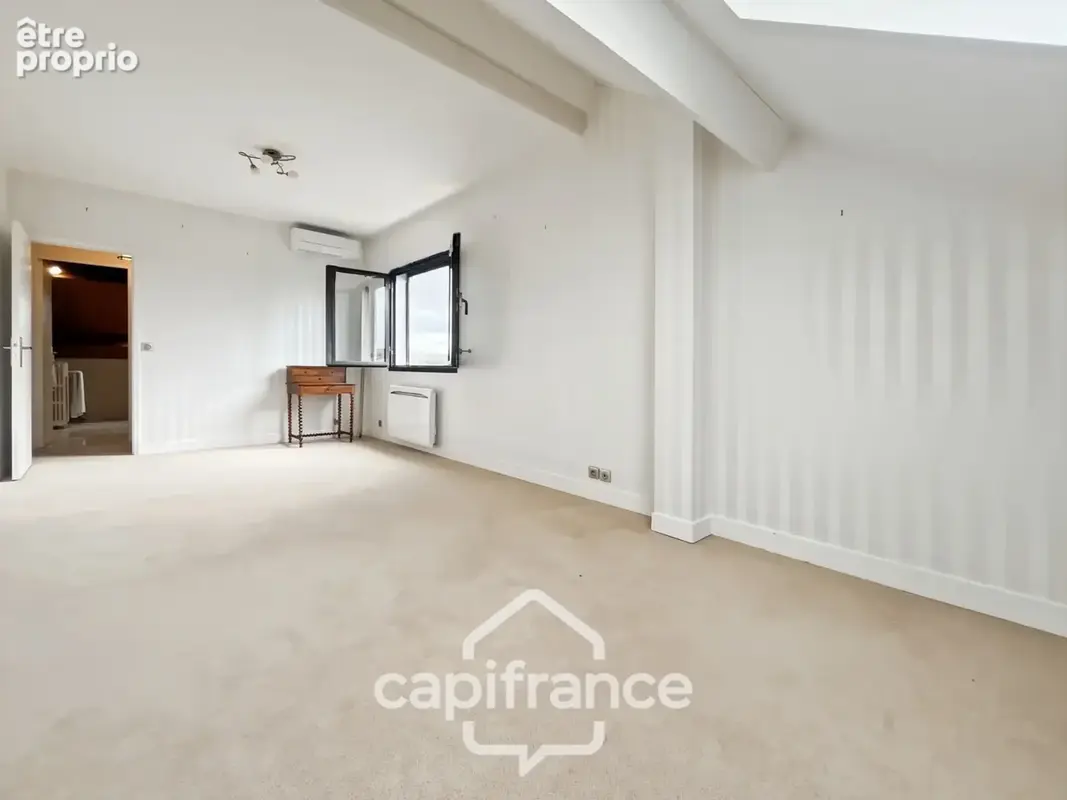 Maison familiale et polyvalente, à Ormesson-sur-Marne, au calme, 4 chambres, dépendance, 2 grands garages, terrain 496 m2 - photo 11