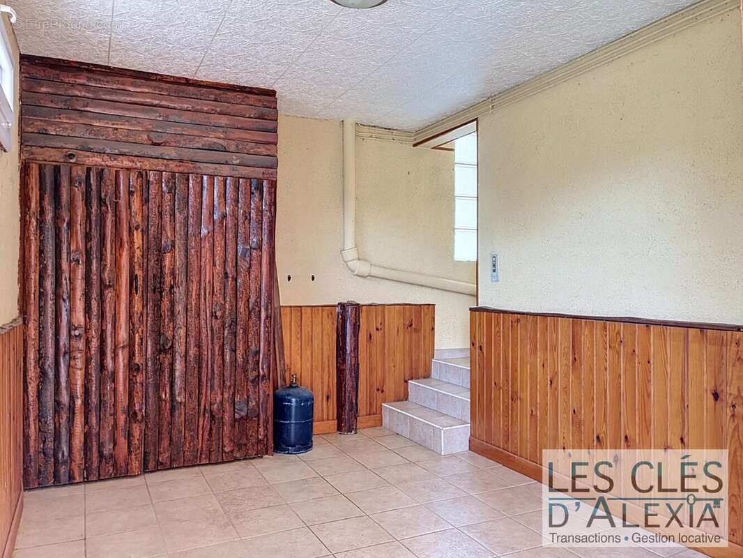 Maison deux appartements- Terrain- deux garages- Veranda - photo 6