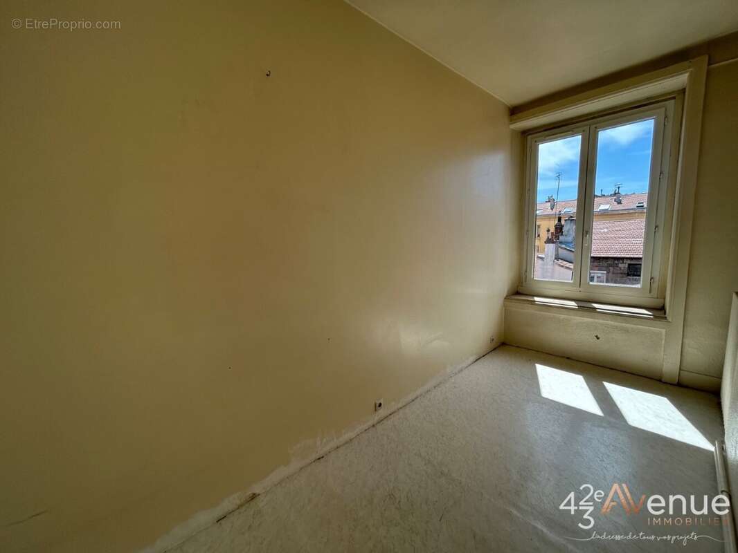 Appartement à SAINT-ETIENNE