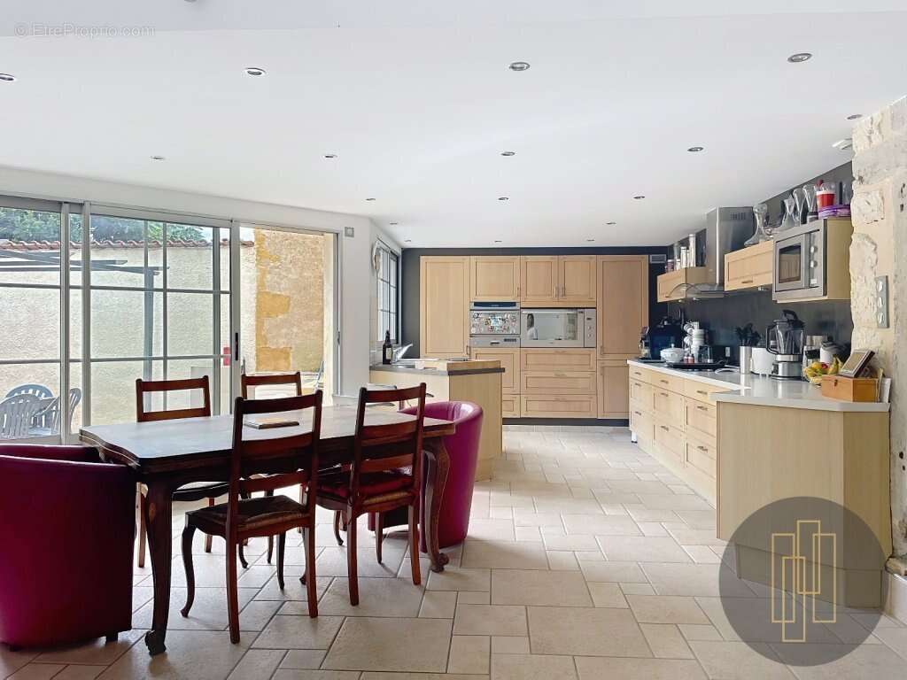 Maison à VILLEFRANCHE-SUR-SAONE