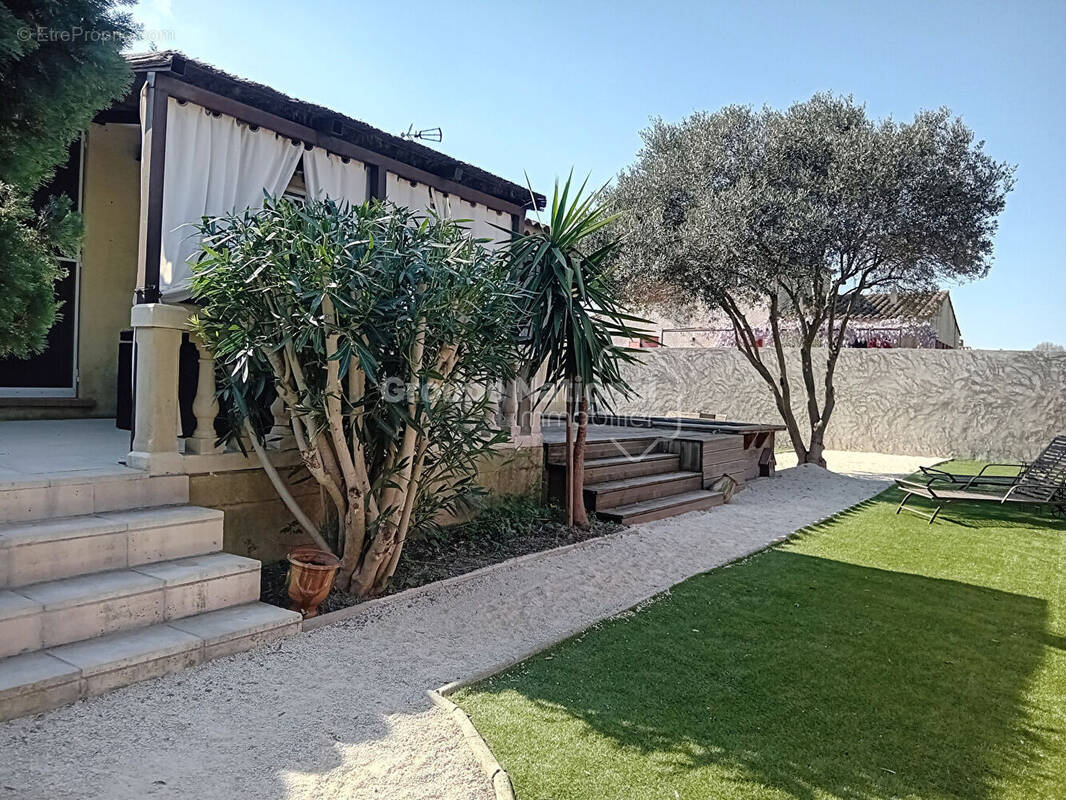 Maison à SAINT-ETIENNE-DU-GRES