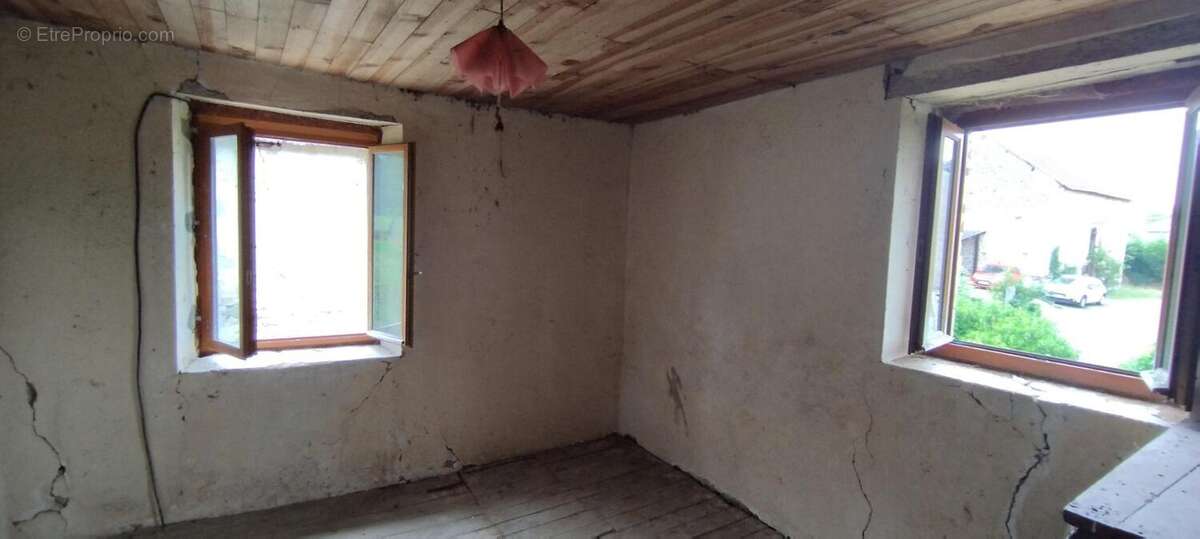 Photo 8 - Maison à ROUGNAT