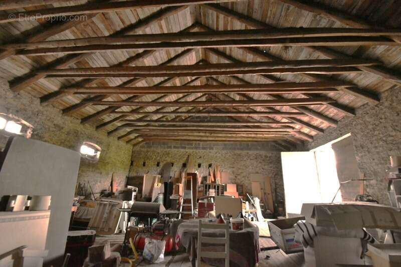 Commerce à SAINT-AGREVE