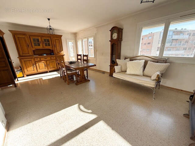 Appartement à LA VALETTE-DU-VAR