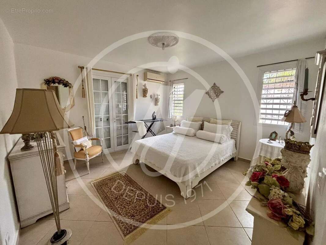 Maison à PETIT-BOURG