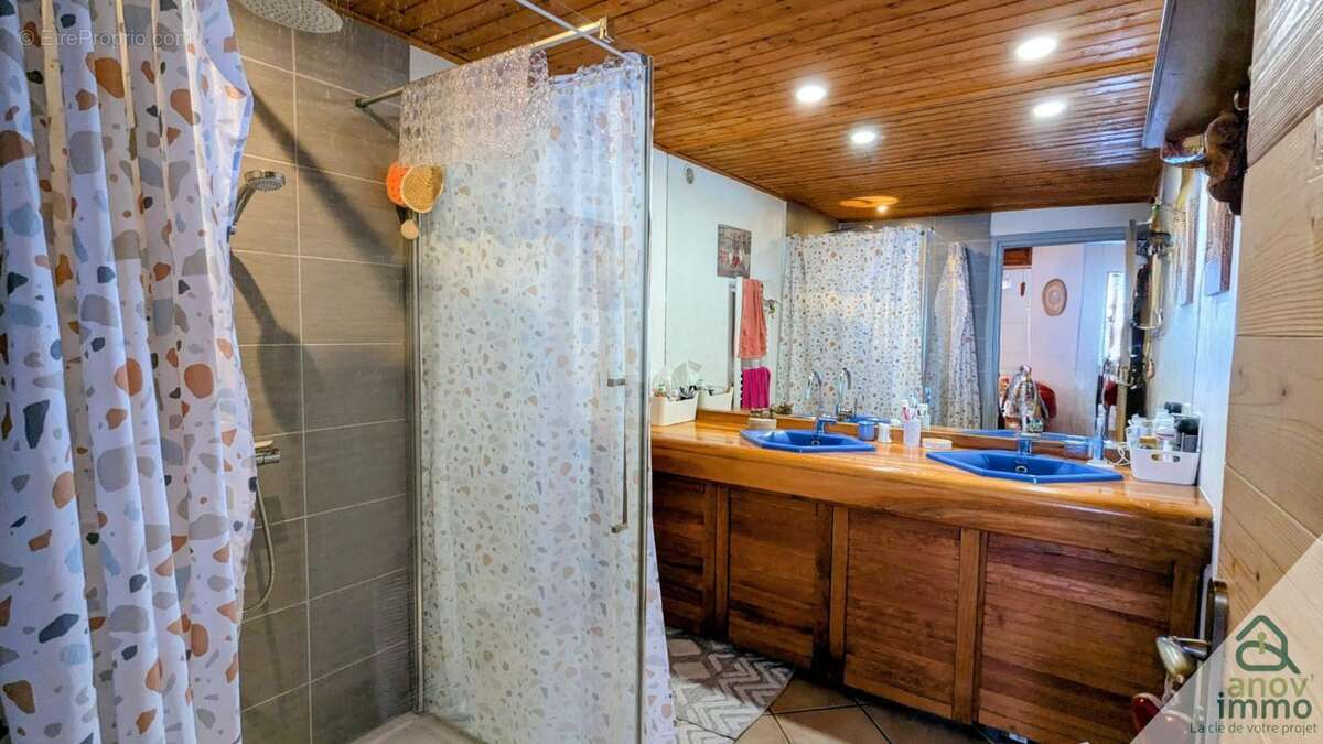 Appartement à MEAUDRE