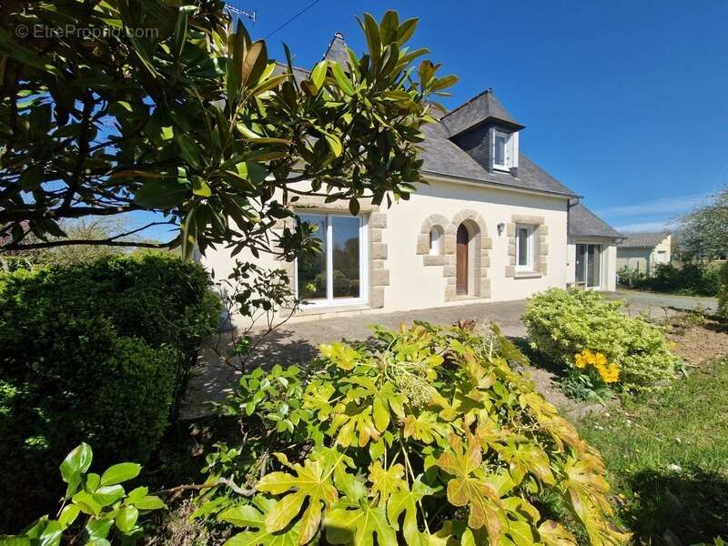 Maison à POMMERIT-LE-VICOMTE