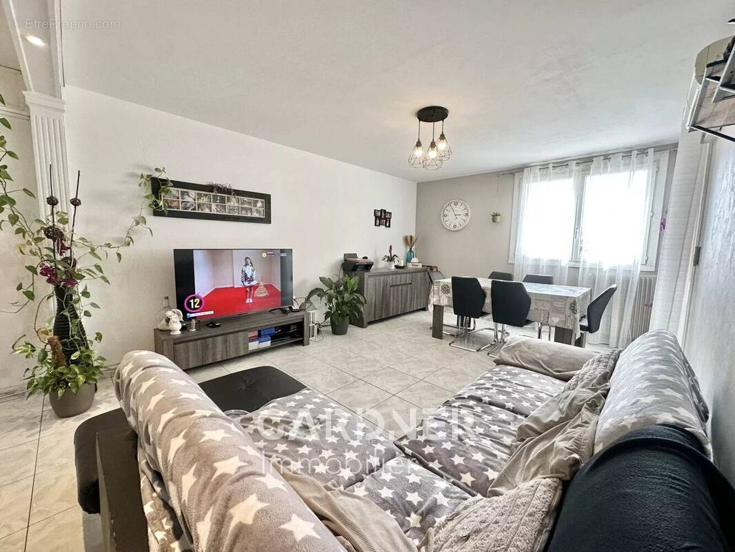 Appartement à MARSEILLE-11E