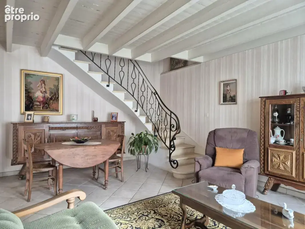 Charmante maison en plein coeur d'Aigre   Idéalement située ! - photo 3