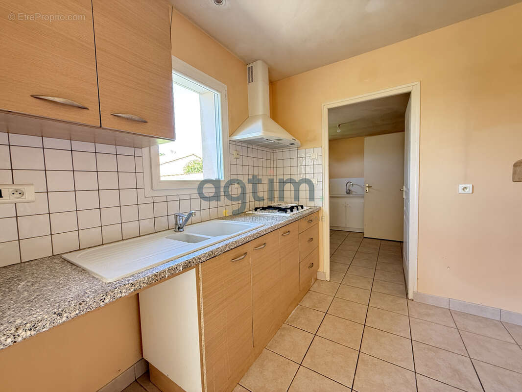 Les-Landes-Génusson, plain pied, en lotissement, 3 chambres, terrain, garage - photo 9