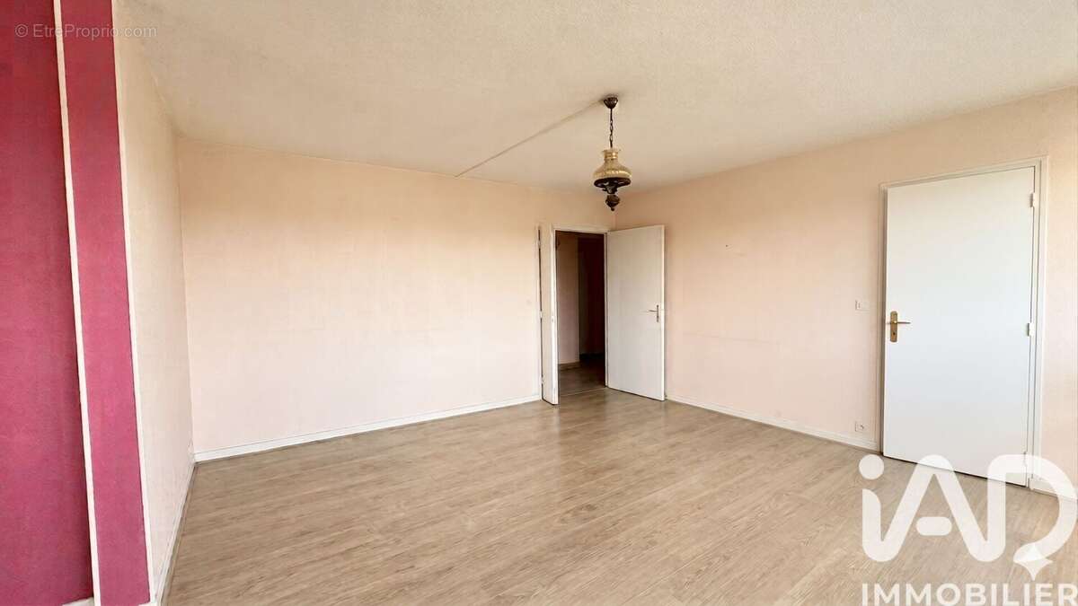 Photo 2 - Appartement à ELANCOURT