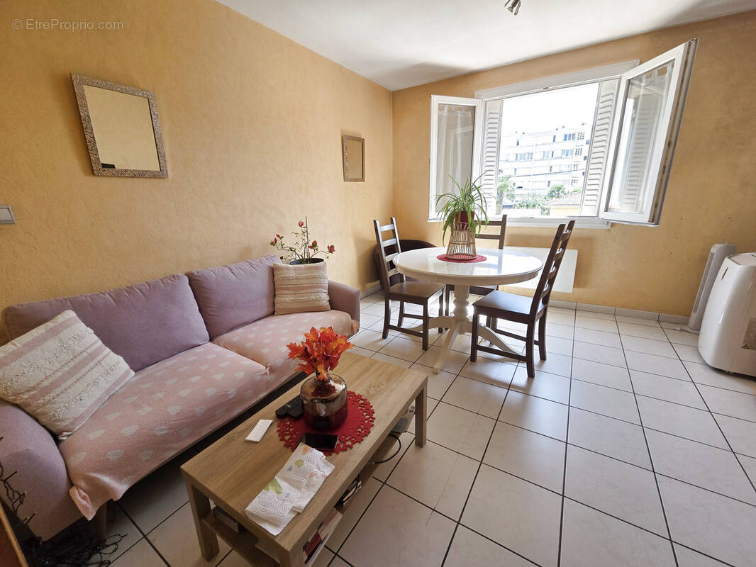 Appartement à FONTAINE