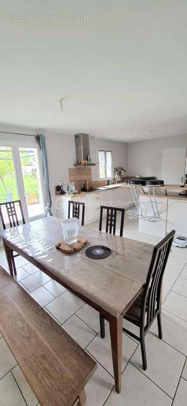 Maison à NEUVILLE-SUR-BRENNE