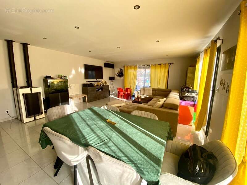 Maison à RION-DES-LANDES