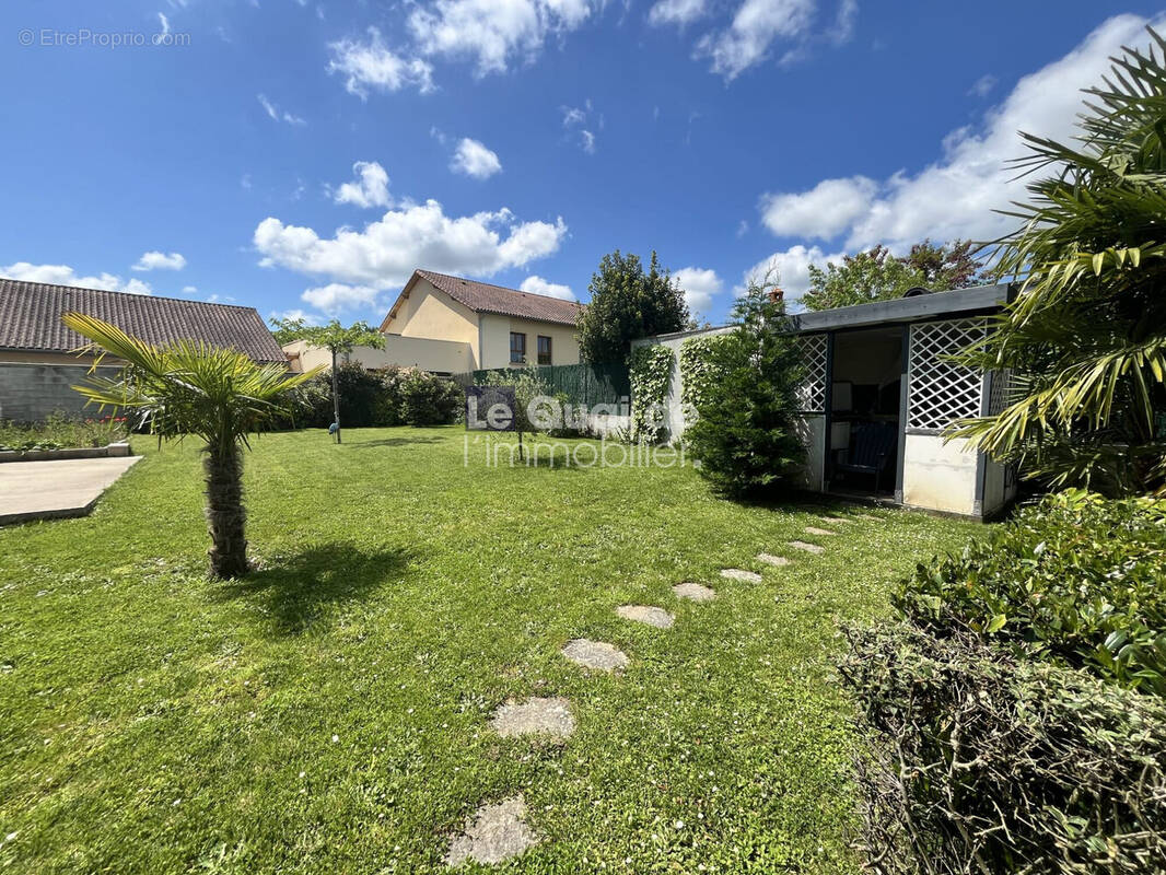 Maison à SAINT-SIMEON-DE-BRESSIEUX