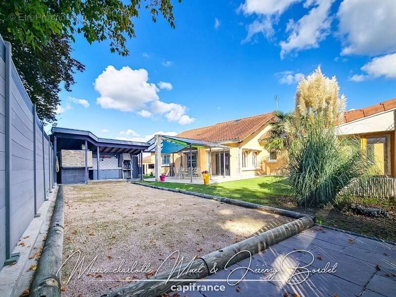 Grande maison familiale avec logement indépendant, garages et dépendances - photo 31