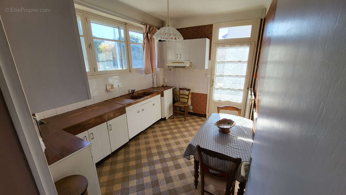 Maison à CEAUX-EN-COUHE