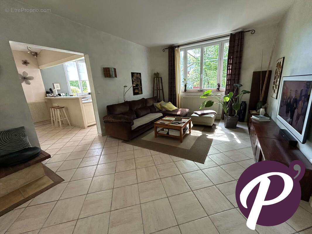 Maison à PESSAC-SUR-DORDOGNE