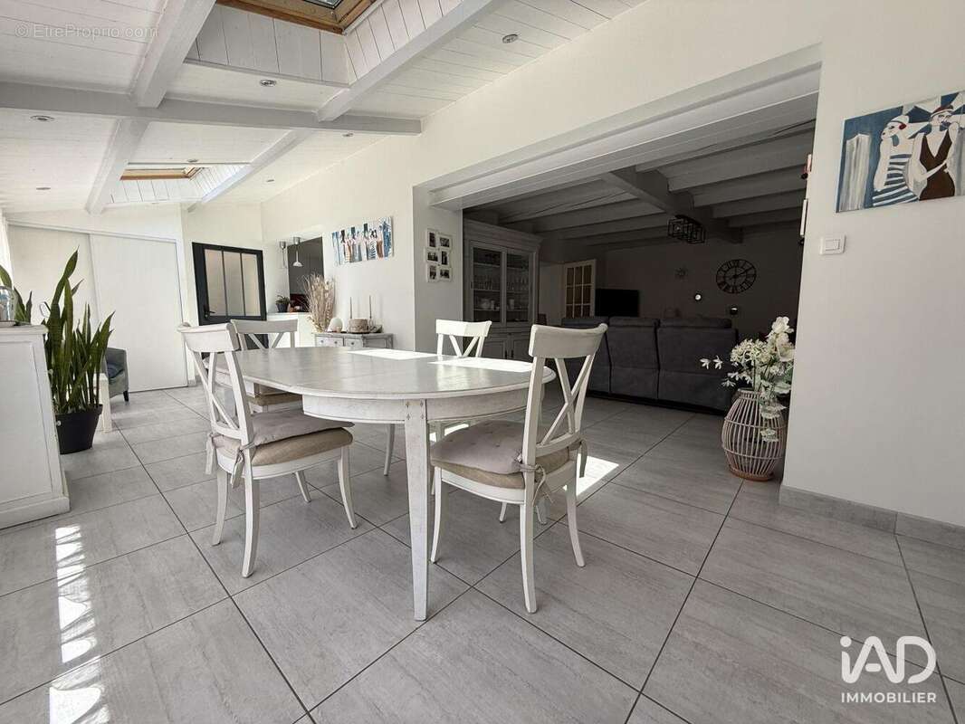 Maison 120 m² à Angoulins  - photo 7