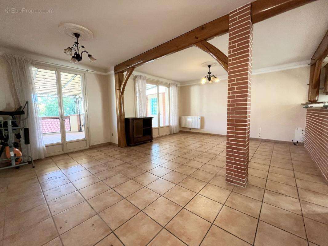 Maison à BRUGUIERES