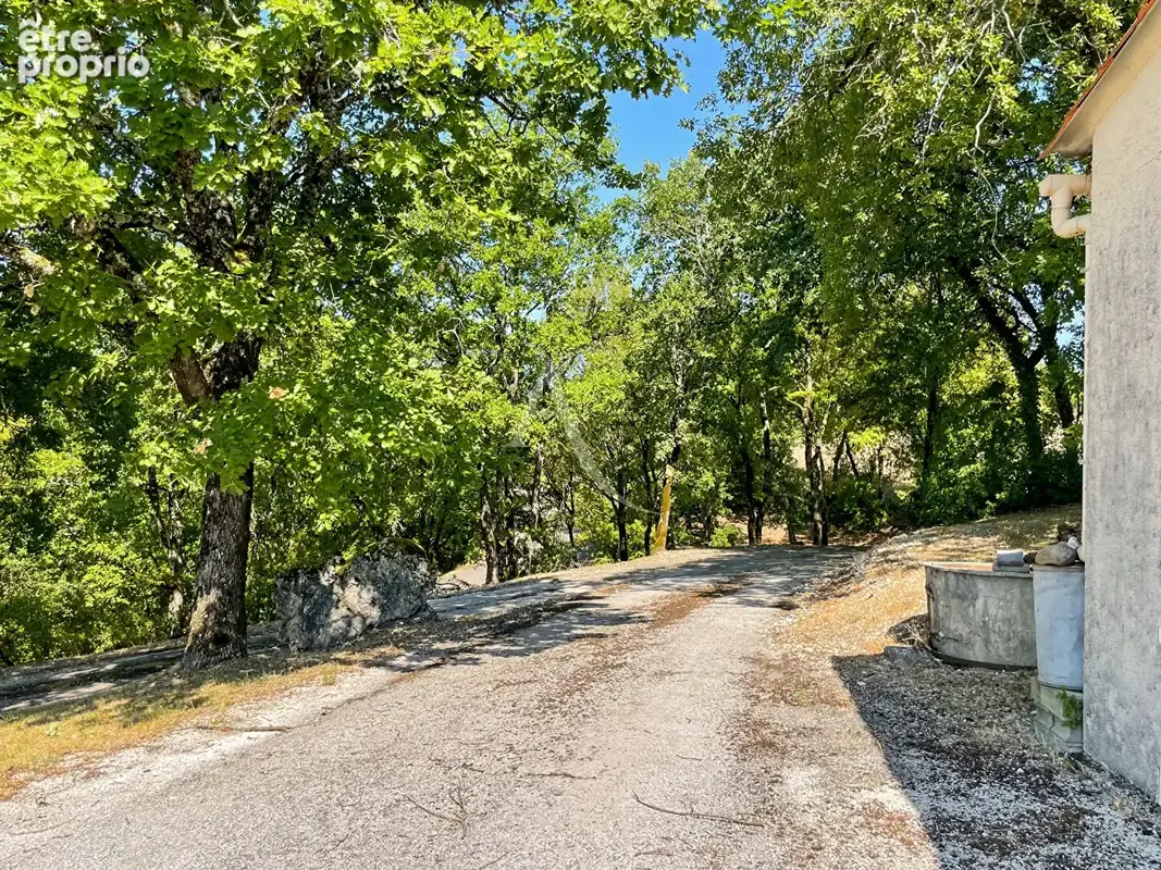 Maison en pierre avec dépendances ! 4 chambres - 7 334 m2 de terrain - photo 18