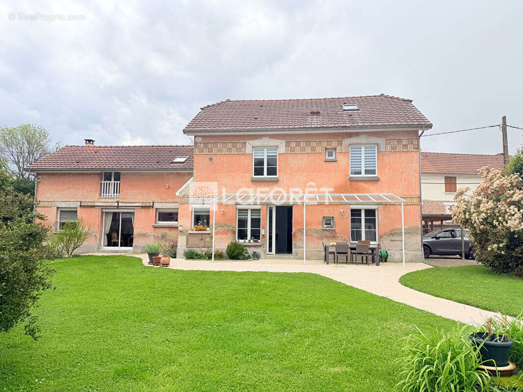 Maison à SOMMEPY-TAHURE