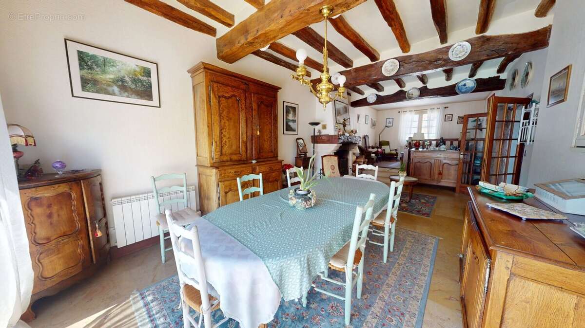 Maison 217 m² à Noyers-Sur-Cher  - photo 3