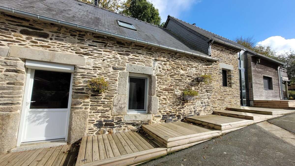 Maison à CORLAY