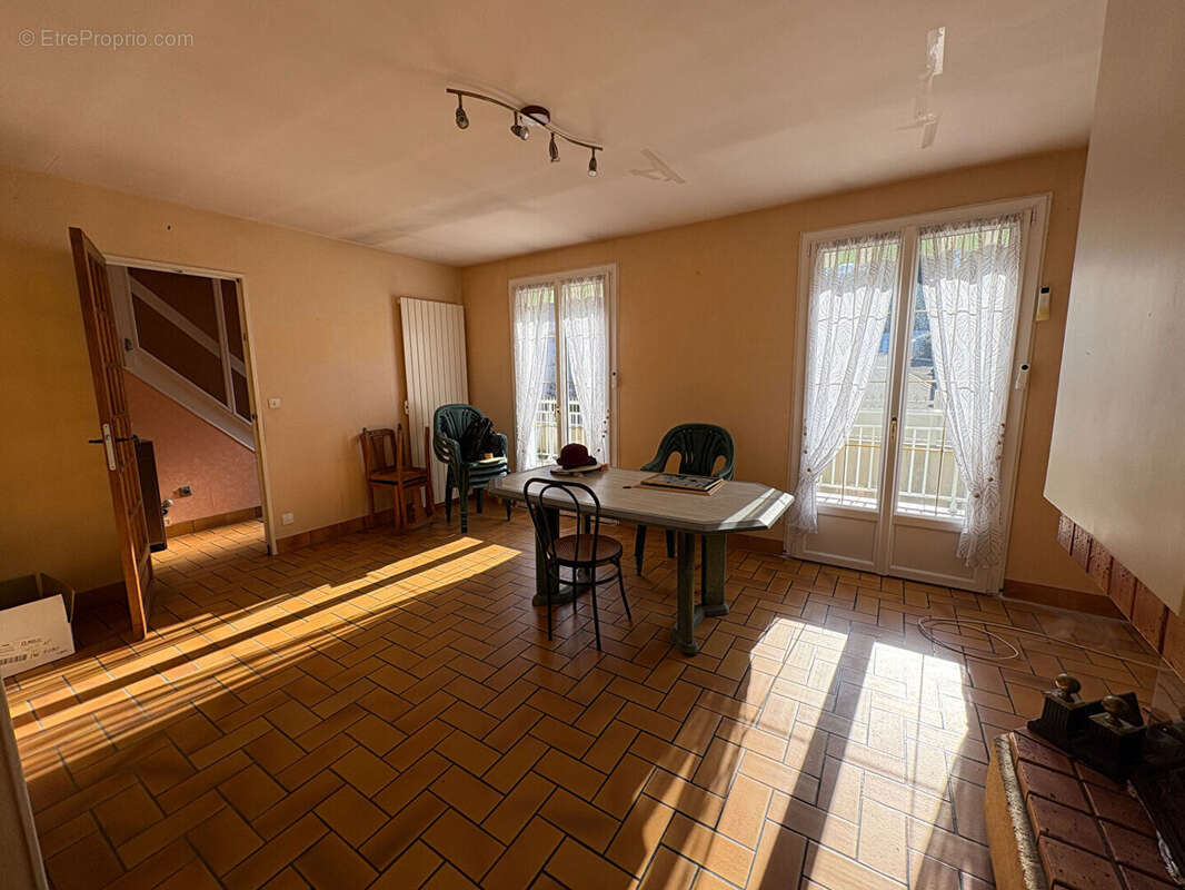 Maison à SAINT-MARCEL