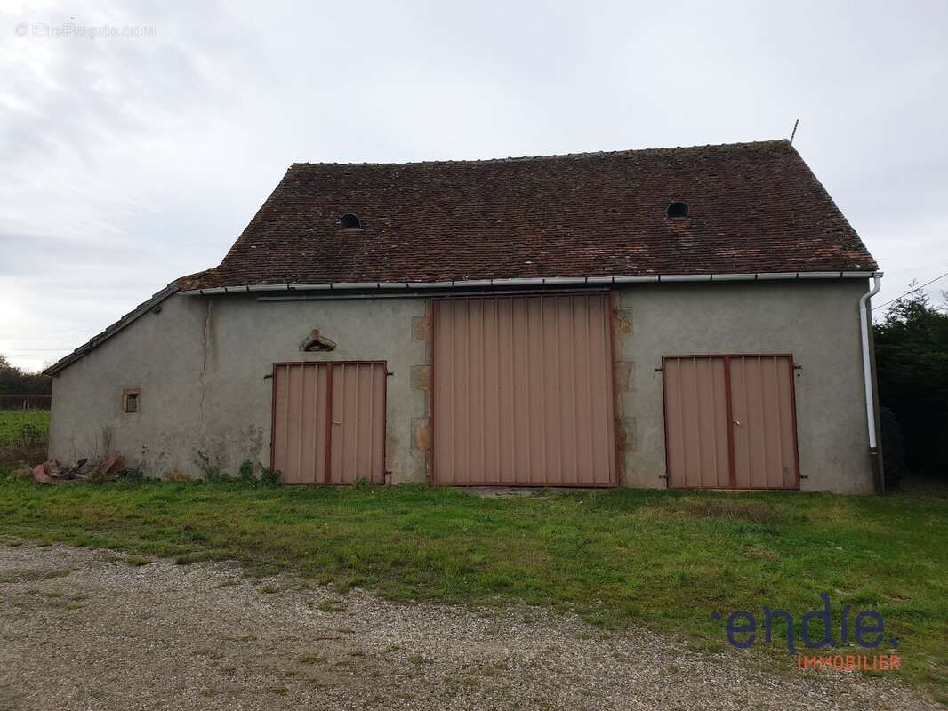Propriété de campagne de 7 pièces (210 m²) en vente à COULEUVRE - photo 8