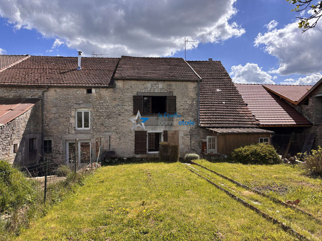 Maison à LAVILLE-AUX-BOIS
