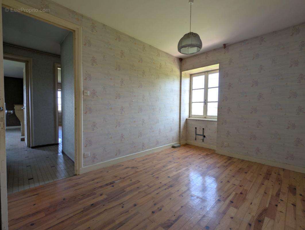 Maison 306 m² - 3 logements + 3 garages - Chassigny-sous-Dun (71) - photo 13